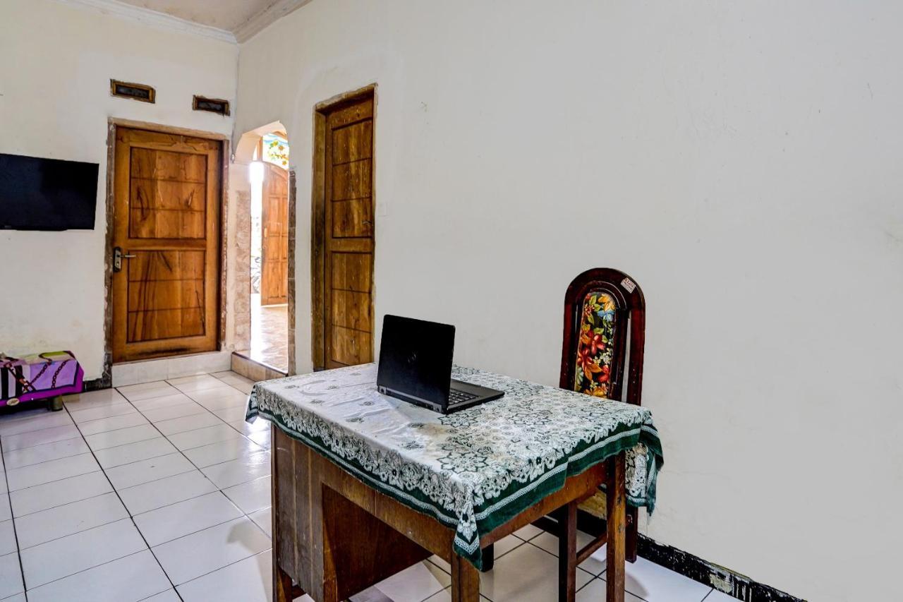 Oyo 92267 Nurul Homestay Syariah Gresik المظهر الخارجي الصورة